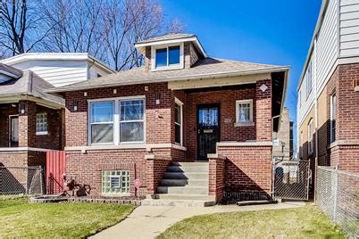 3504 n keating ave, chicago, il  Nicely updated Portage Park frame bungalow on an oversized